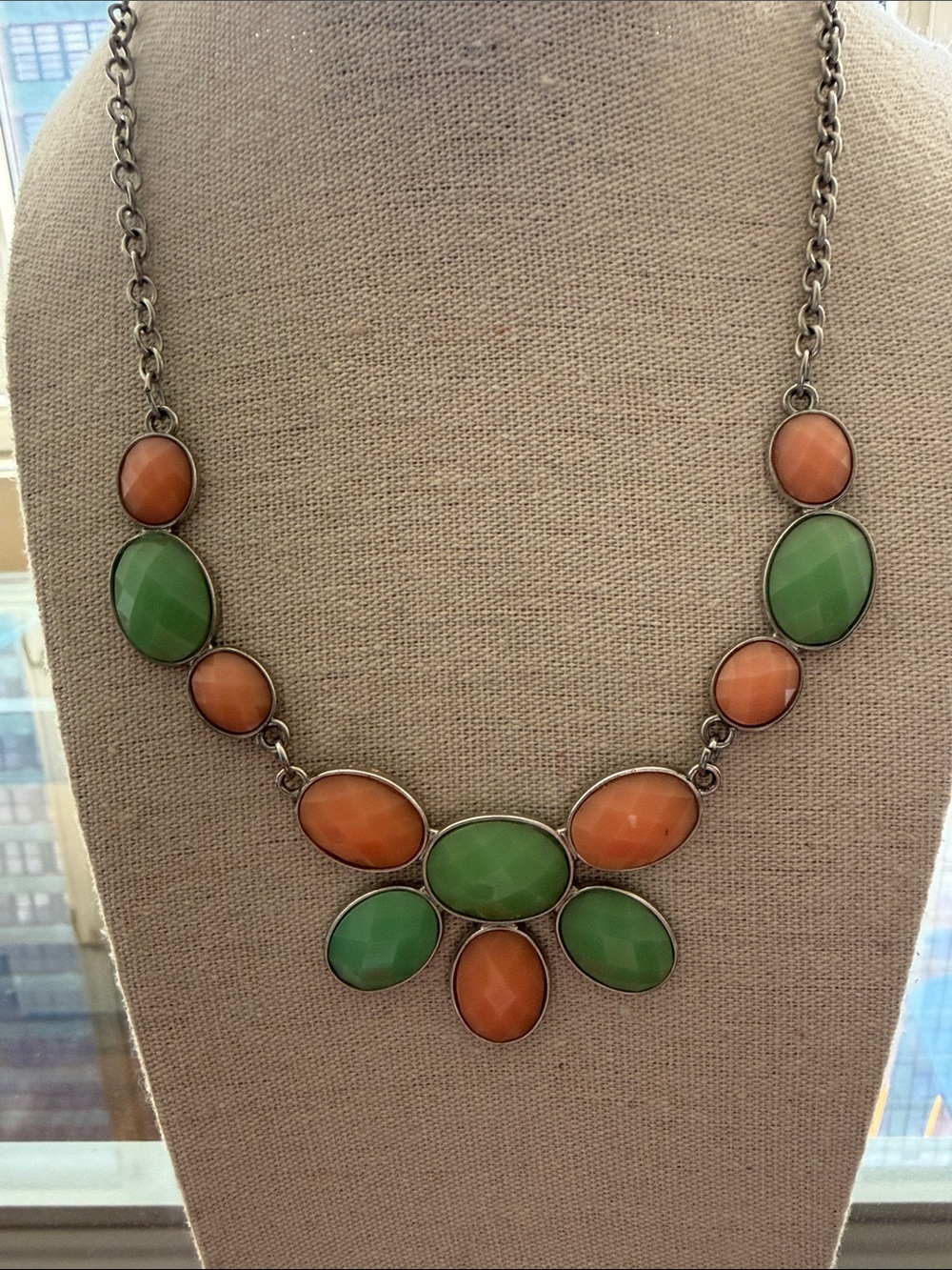 Silver Tone Adjustable Necklace With Faceted Peach & Green Lucite Stones.